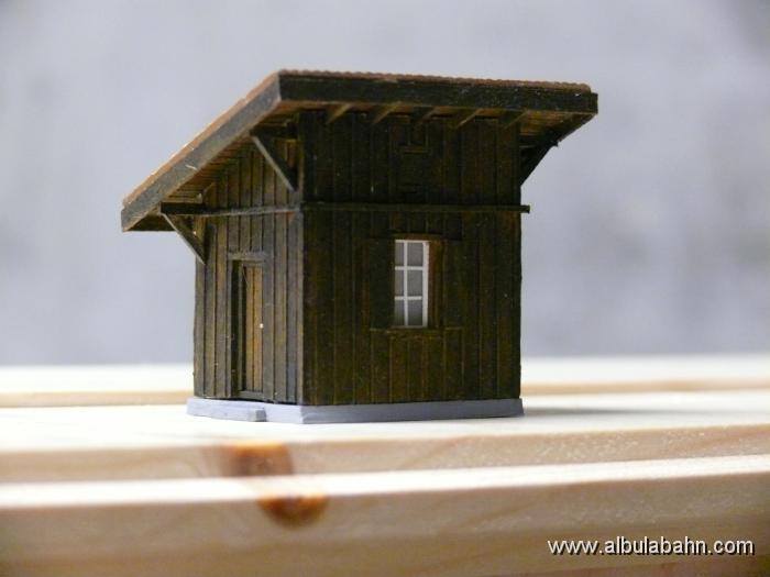 P1010538.JPG - Das kleine Häuschen ist fertig.