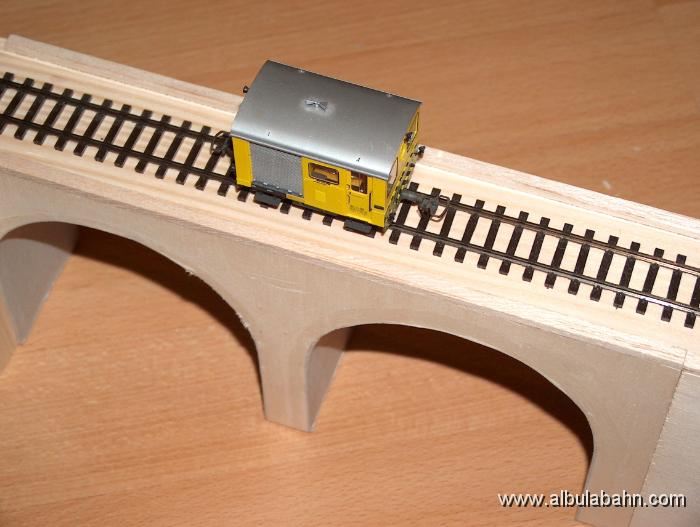 HPIM4698.JPG - Lehnenviadukt mit Baudienstfahrzeug.