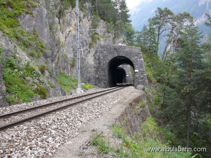 P1010991.JPG - Ruegna Tunnel
