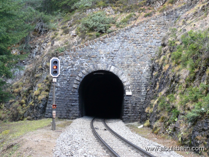 P1060530.JPG - Toua Tunnel