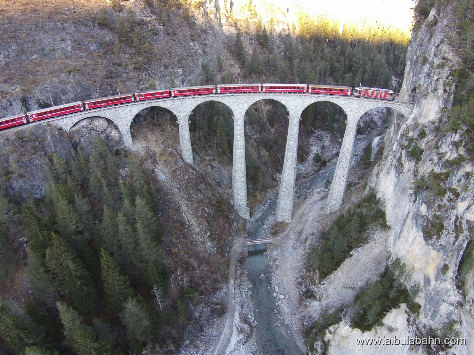 D2014Dec23145836DJI00298.JPG - Landwasserviadukt