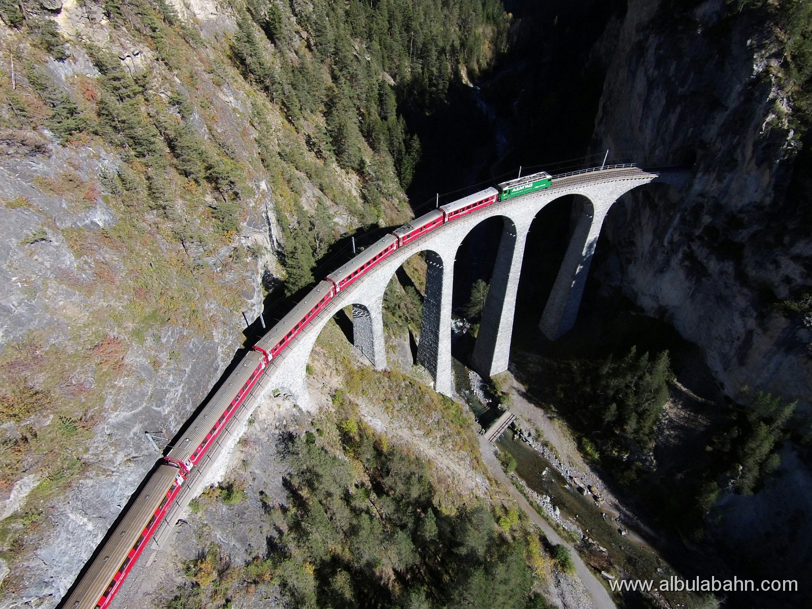 D2014Oct18135750DJI00173.JPG - Landwasserviadukt