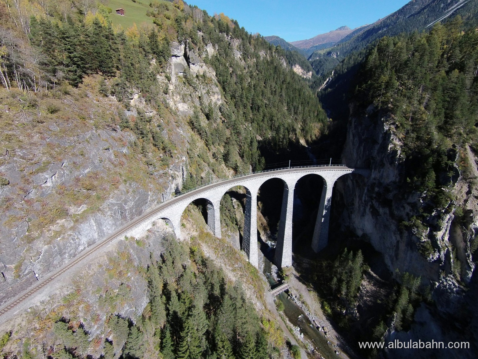 D2014Oct18135914DJI00178.JPG - Landwasserviadukt