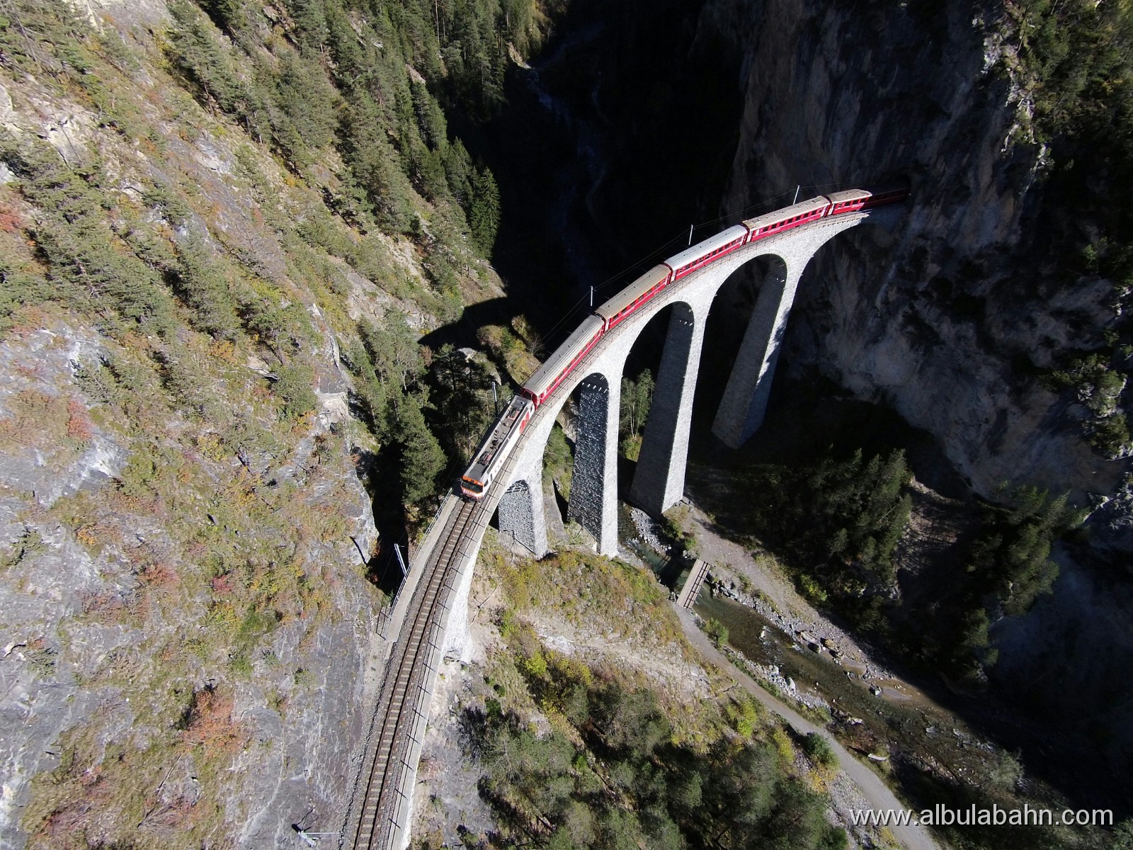 D2014Oct18140322DJI00187.JPG - Landwasserviadukt