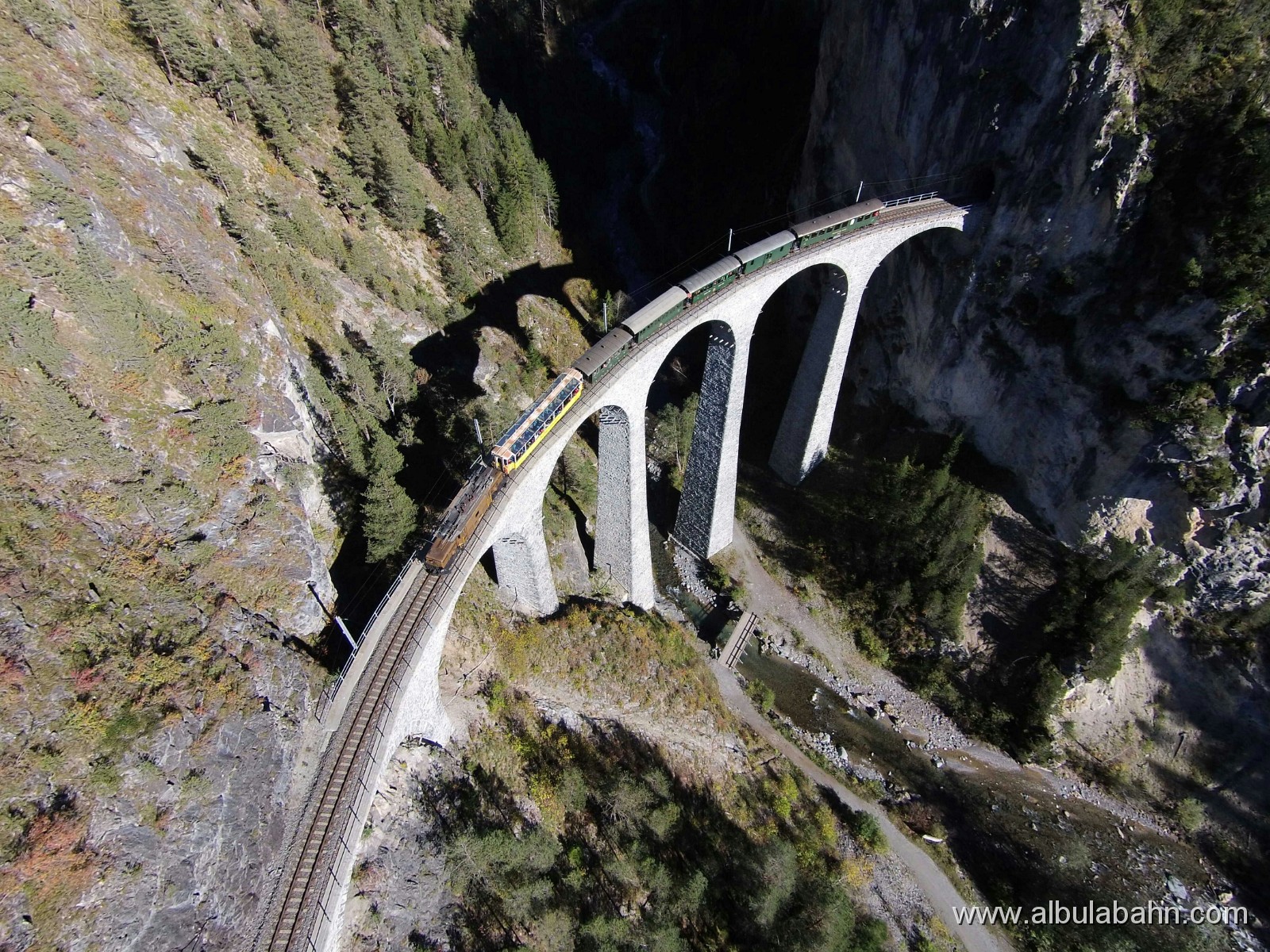 D2014Oct18145108DJI00208.JPG - Landwasserviadukt