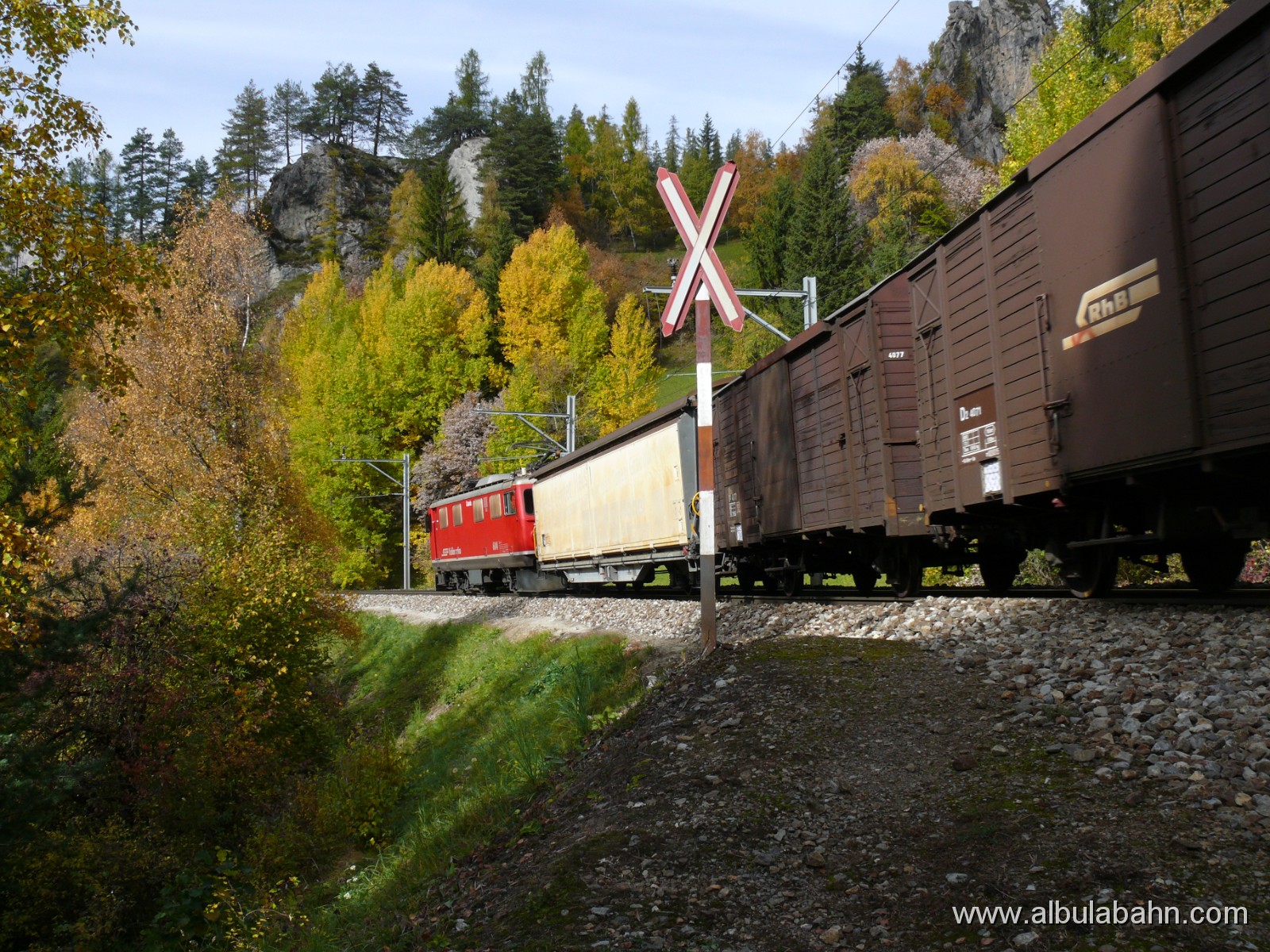 P1010137.JPG - Kurz vor dem Schlossbergtunnel in Filisur