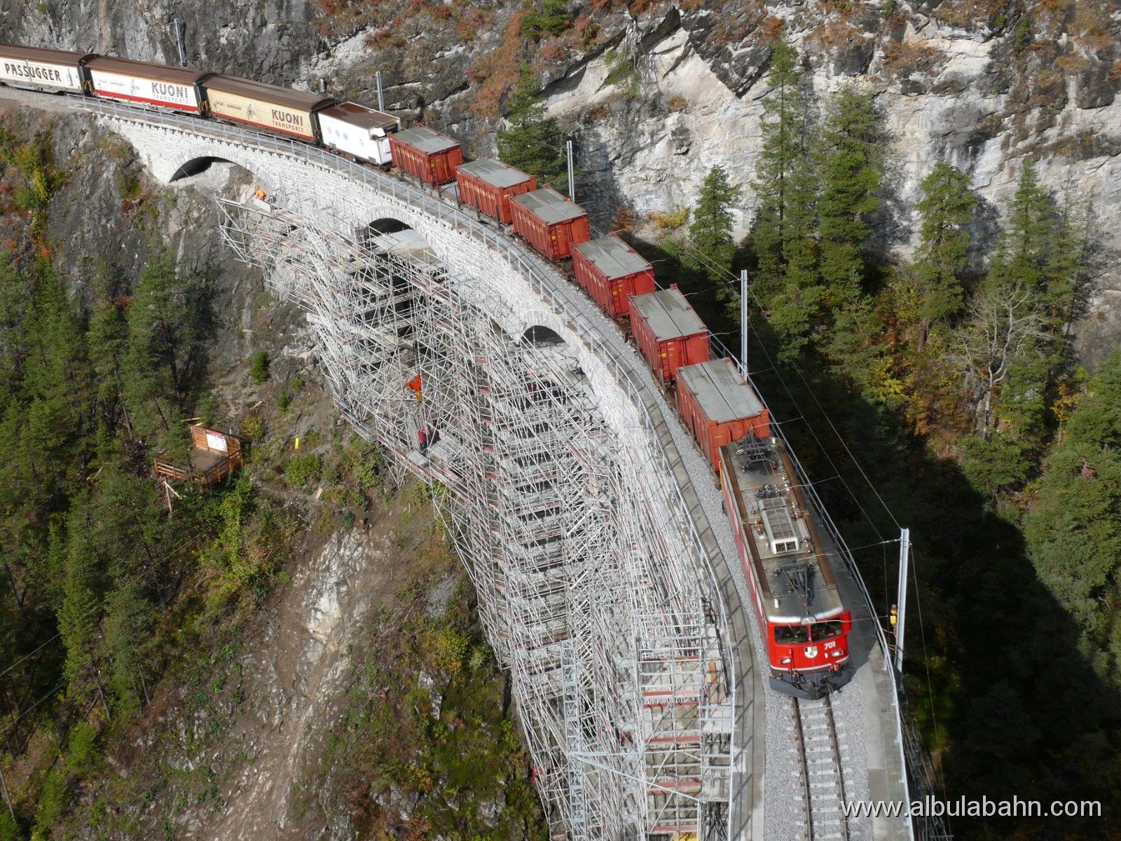 P1030534.JPG - Landwasserviadukt