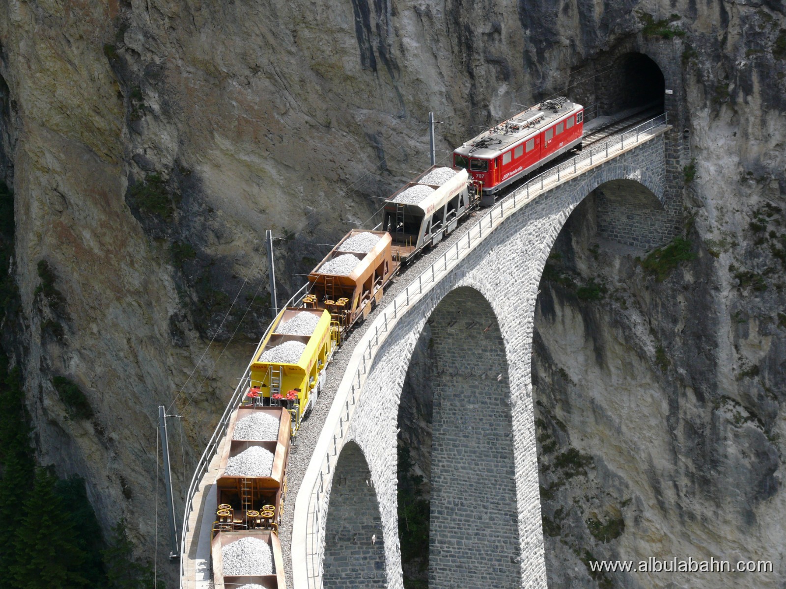 P1100617.JPG - Landwasserviadukt