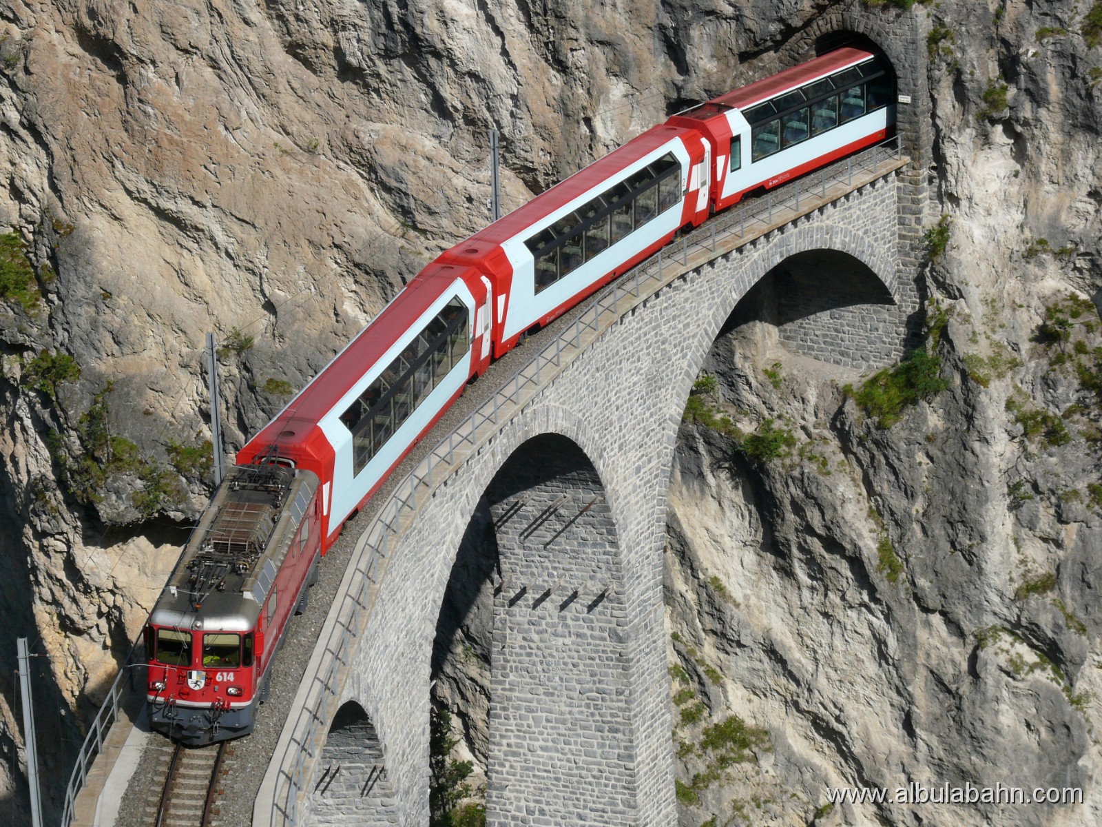 P1120148.JPG - Landwasserviadukt