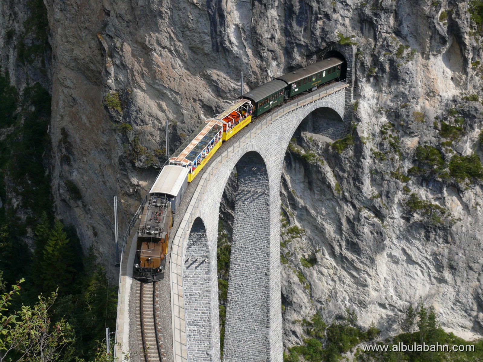 P1120842.JPG - Landwasserviadukt