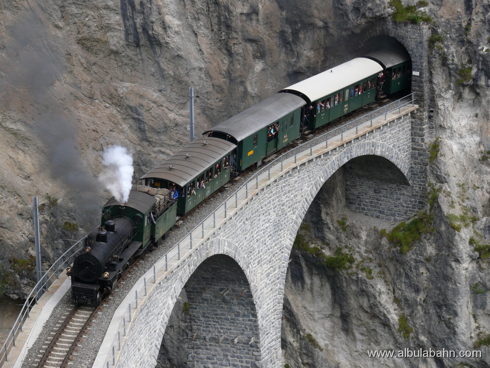 P1130069.JPG - Landwasserviadukt