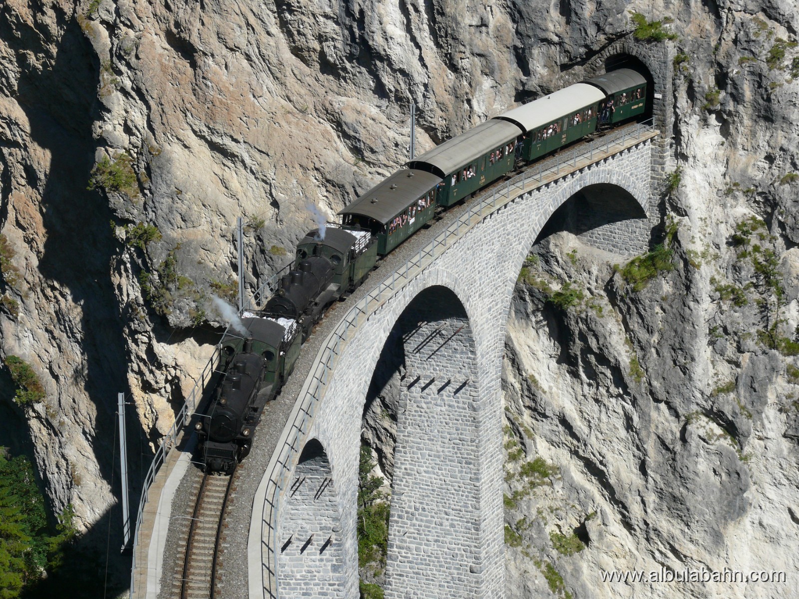 P1140747.JPG - Landwasserviadukt