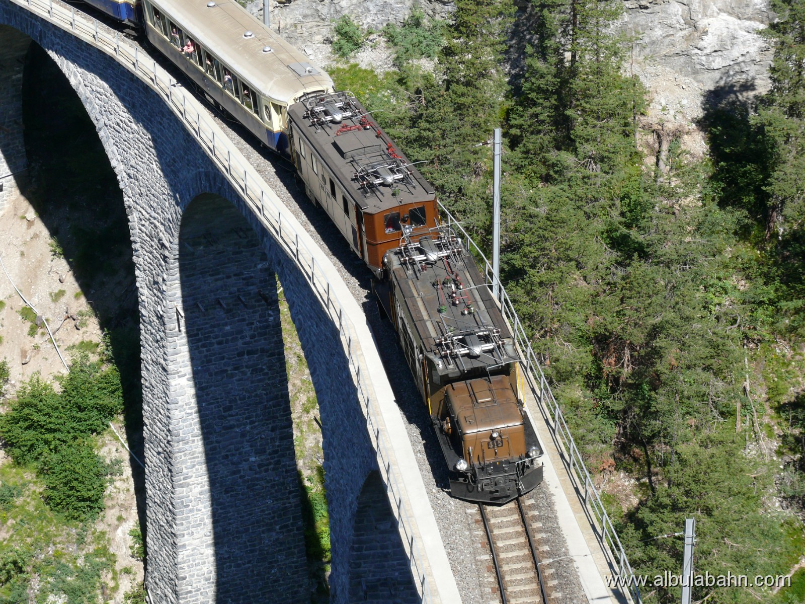P1150430.JPG - Landwasserviadukt