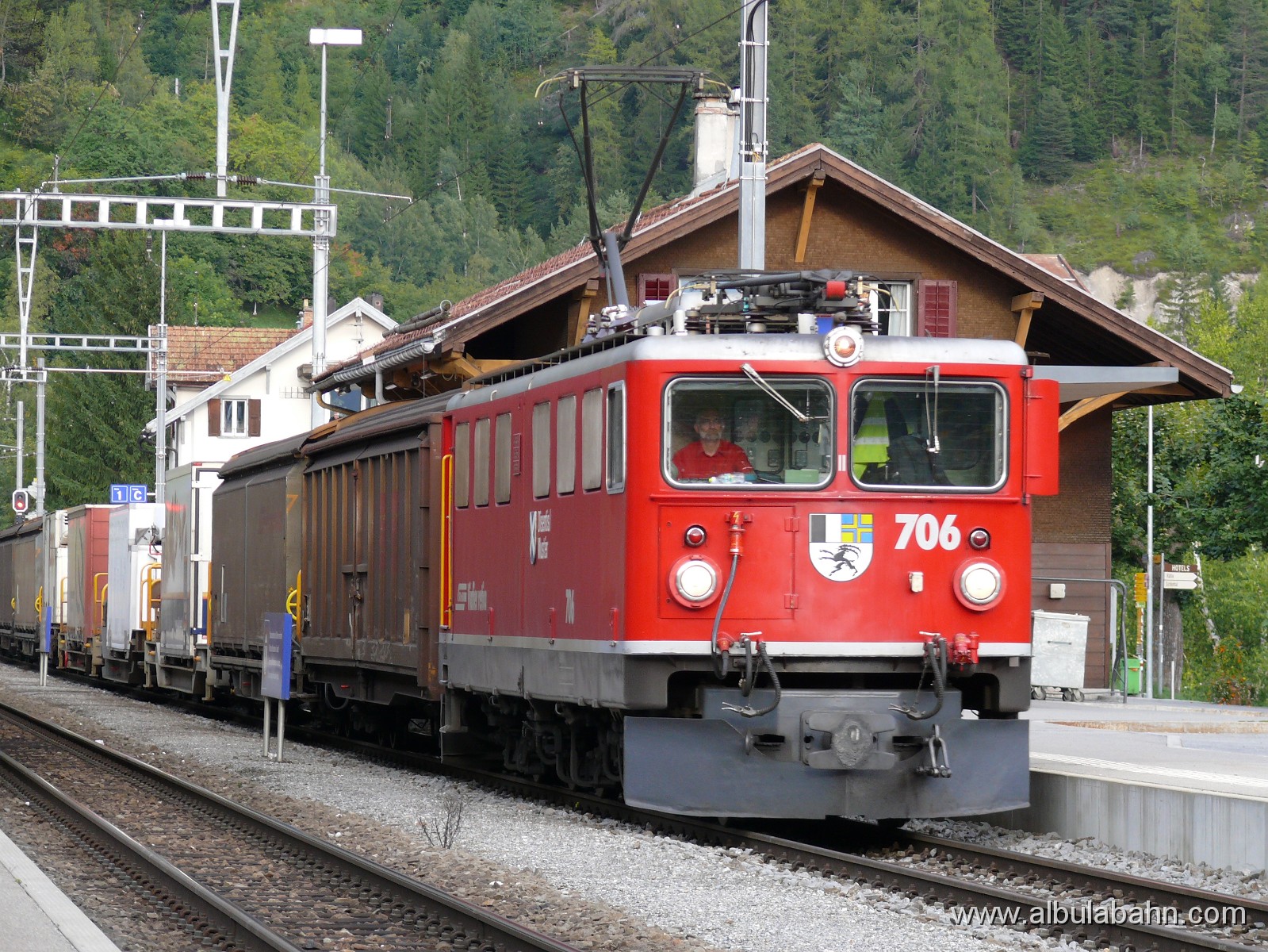 P1160244.JPG - Bahnhof Filisur
