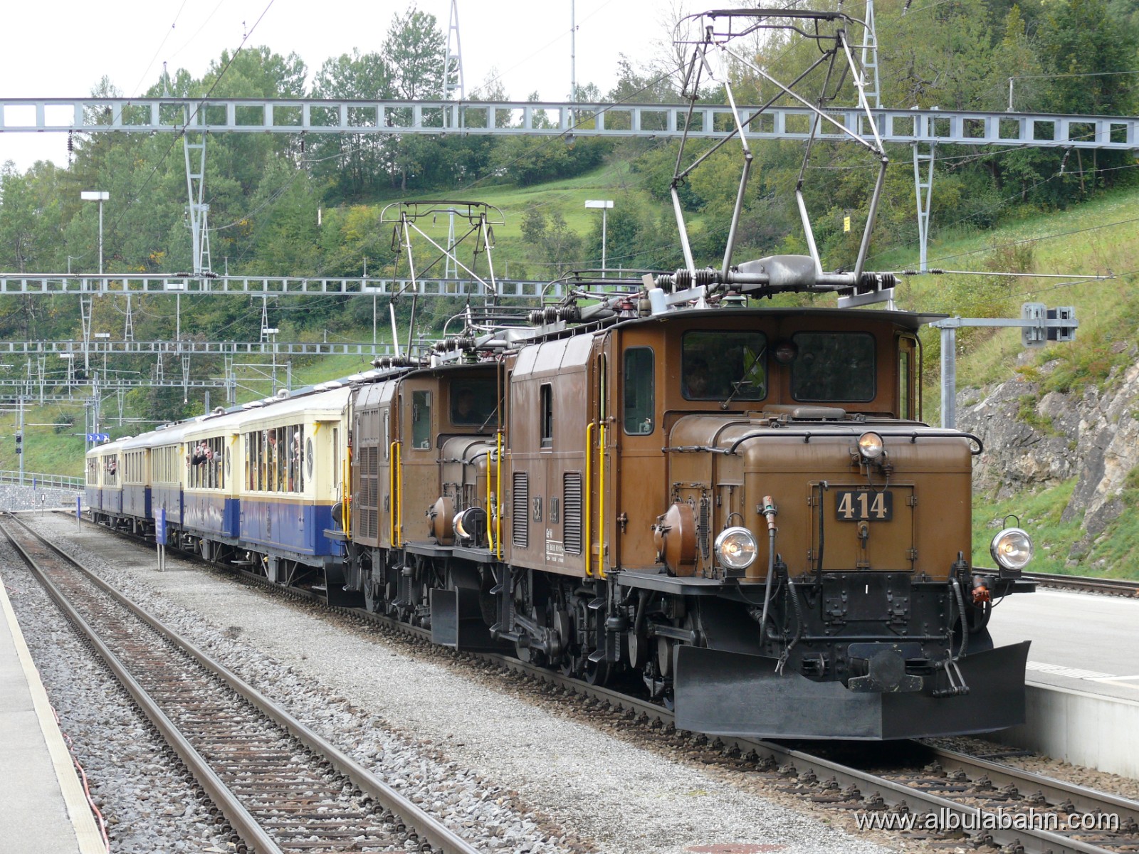 P1160486.JPG - Bahnhof Filisur